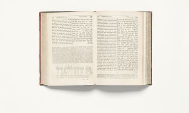 Ein aufgeschlagenes Buch